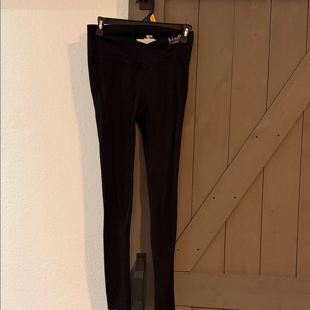 Kindly Yours Black Ribbed Leggings